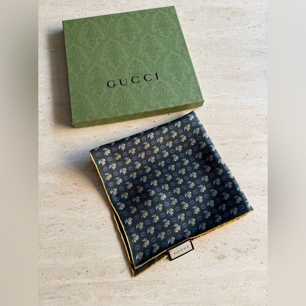 NWT GUCCI GG LOGO & ROSE SQUARE SILK GREEN SCARF💚💝 - Picture 8 of 12